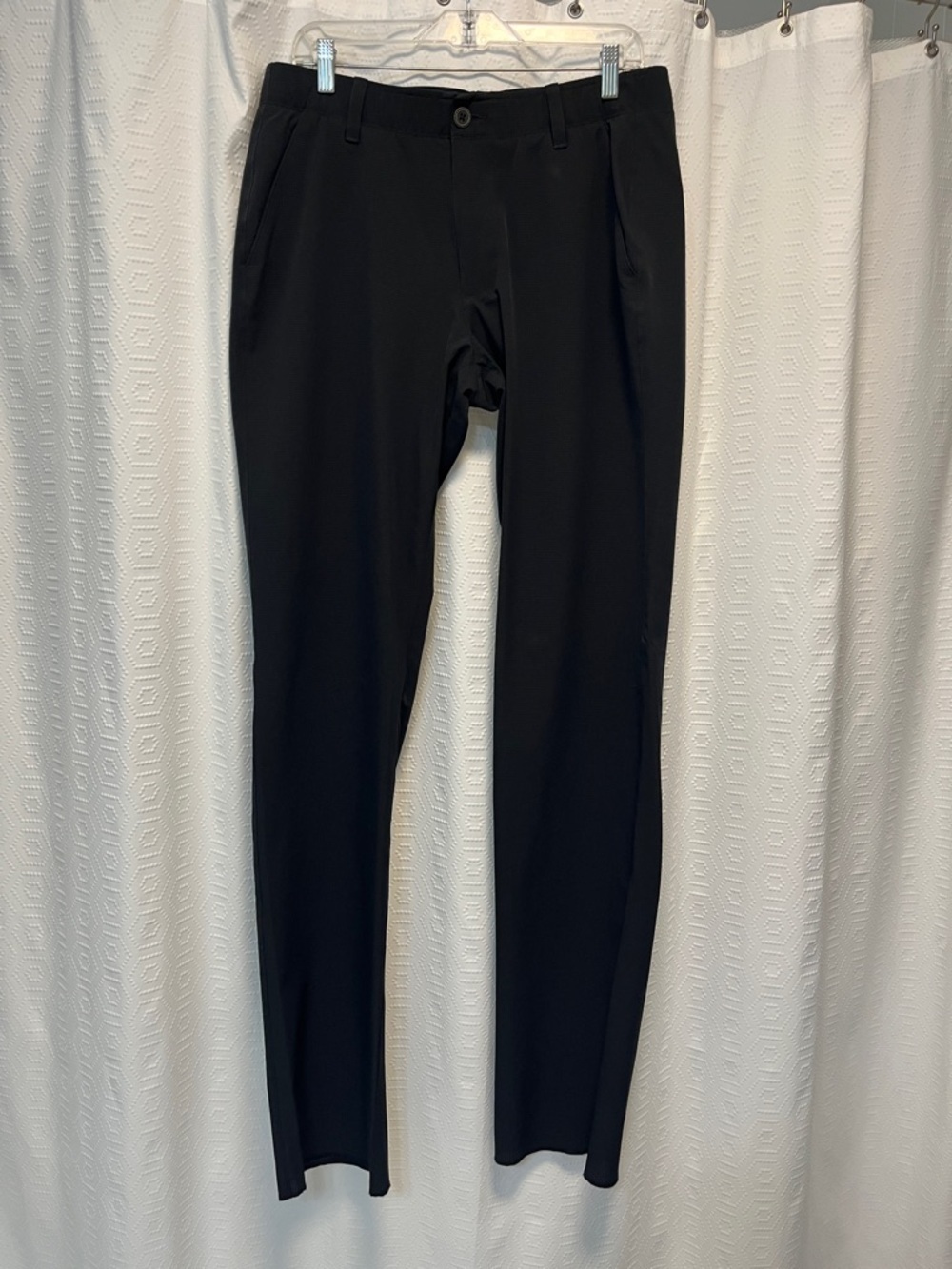 Under Armour Men's Loose fit Black Dress/Golf heatgear Pants